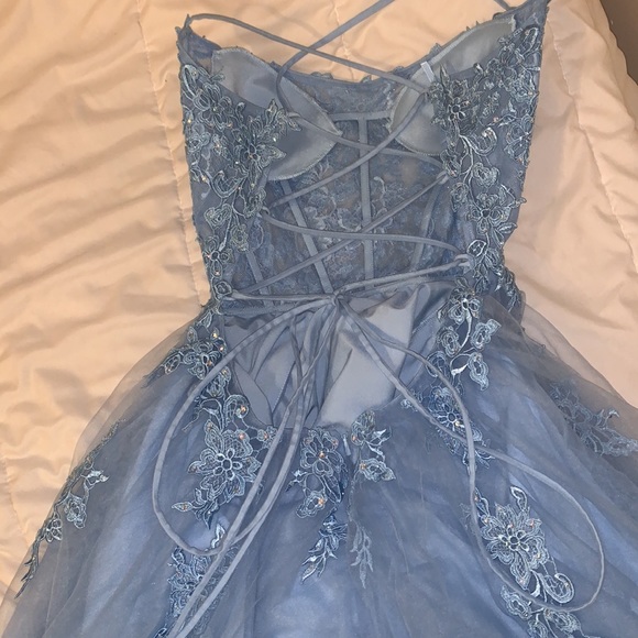 Prom dress size medium - Picture 2 of 3